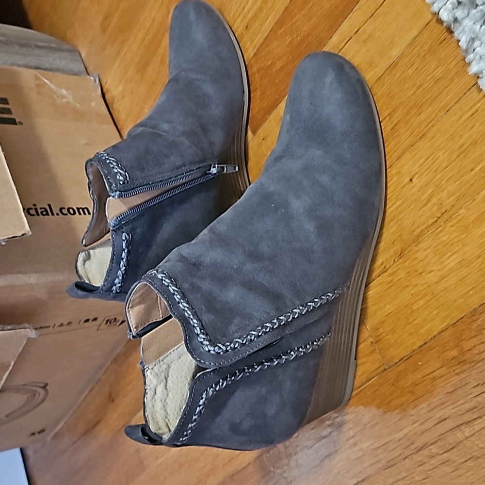 Women's booties